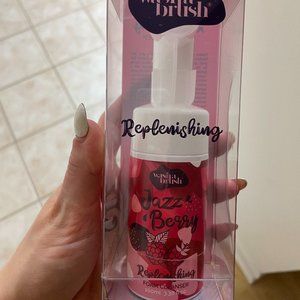 NWT Washa Brush Foaming Cleanser